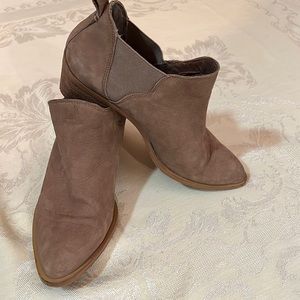 For Sale: 1 pair of beige/taupe suede Sole Society ankle boots size 7.5 M